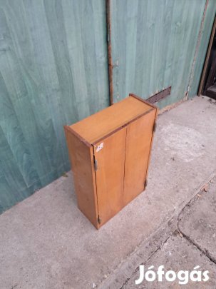 2 polcos fali szekrény