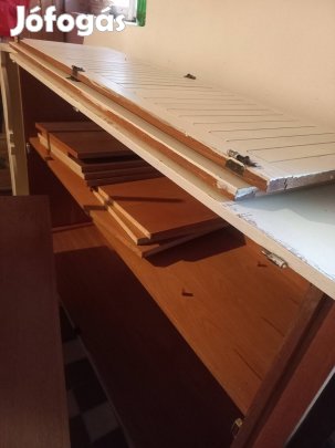 2 részből álló szekrény eladó