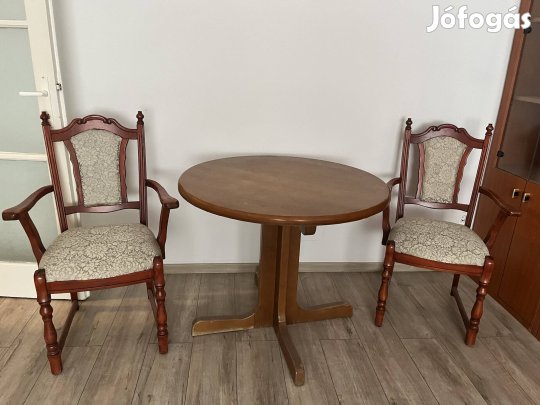 2 szék +asztal