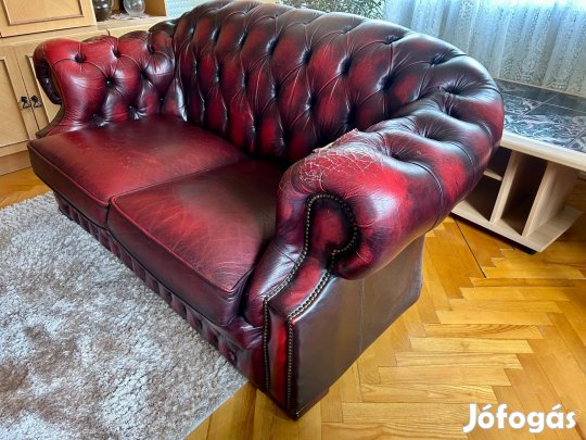 2 személyes Chesterfield kanapé