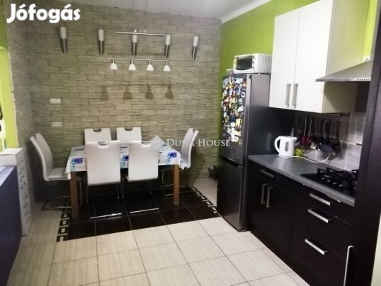 2 szobás, FELÚJÍTOTT, 1. emeleti lakás