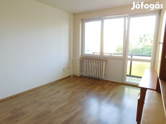 2 szobás, erkélyes második emeleti szép lakás eladó Szombathelyen a