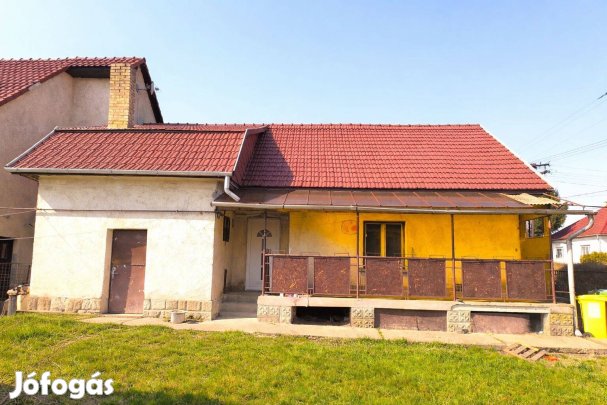 2 szobás családi ház Emődön