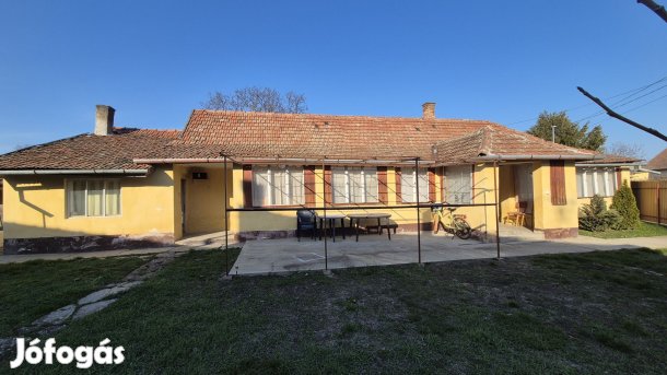 2 szobás családi ház eladó BÉKÉSEN