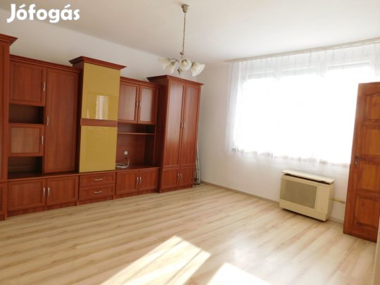 2 szobás tégla lakás kiadó Szombathelyen a Károly Róbert utcában
