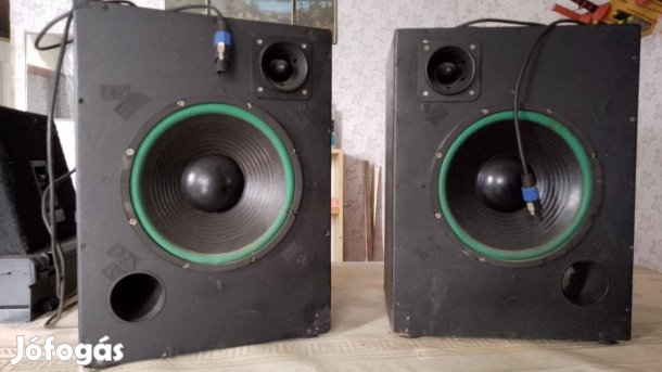 2 utas hangfalak 2x250W + hangfalkábel