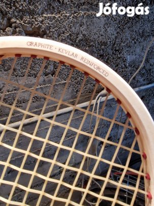 2db 1970 évek teniszütője 1-1 db