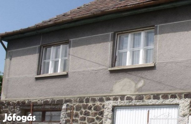 2db 3 szárnyas fa ablak, tokkal, redőnnyel. Használtak