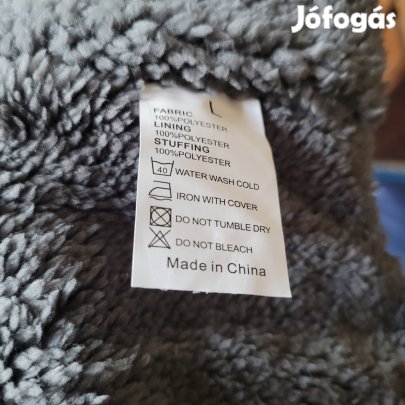 2db L-es kutyaruha eladó