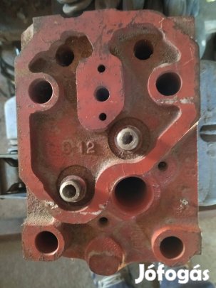 2db Zetor hengerfej,8-10mm -es szelep átm