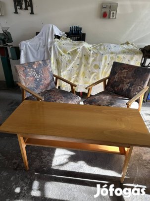 2db fotel és asztal