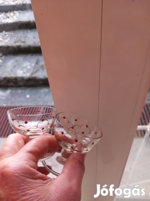 2db régi Parádi üveg likőrös pohár szájukon apró csorba