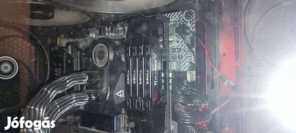 2xG.Skill Ripjaws V 2x8GB 3600MHz DDR4 memória