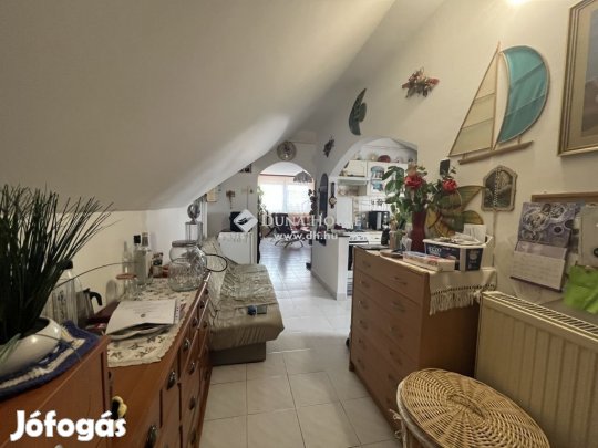 302 nm-es ház eladó Szombathely