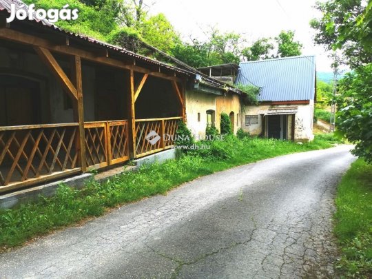 307 nm-es telek eladó Kesztölc