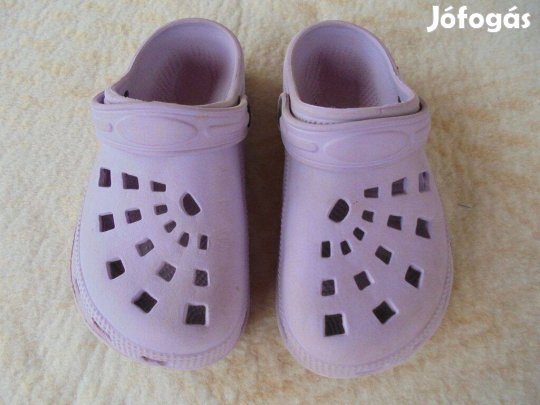 30-31-es Crocs jellegű lány gumipapucs klumpa