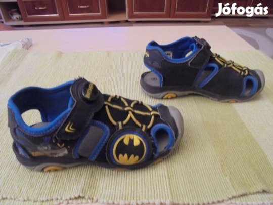 30-as Batman orrerősítéses tépőzáras fiú szandálcipő