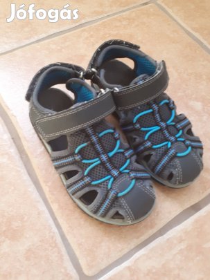 30-as Humanicban vásárolt szandál 