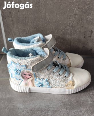 30-as Jégvarázs magasszárú, használt állapotú, bélelt cipő