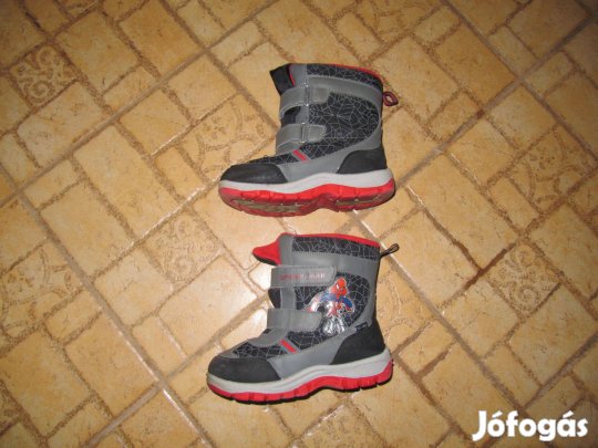 30-as Pókemberes csizma