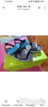 30-as fiú crocs szandál 