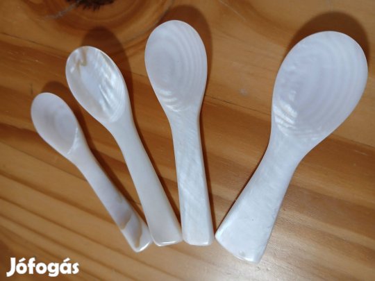 30 db, kagylóból készült, elegáns kaviár kanál eladó!