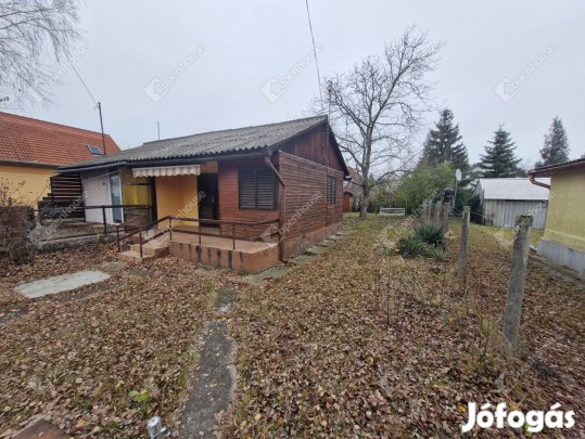 30 nm-es ház eladó Balatonkeresztúr