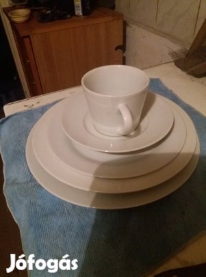 30 részes tányérkészlet csészékkel
