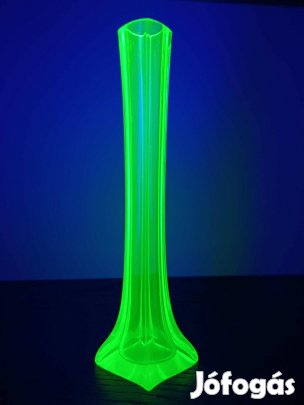 30cm magas uránium üveg váza uránüveg