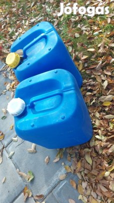 30l újszerű műanyag kannák párban egyben 2900Ft ingyen szállítás