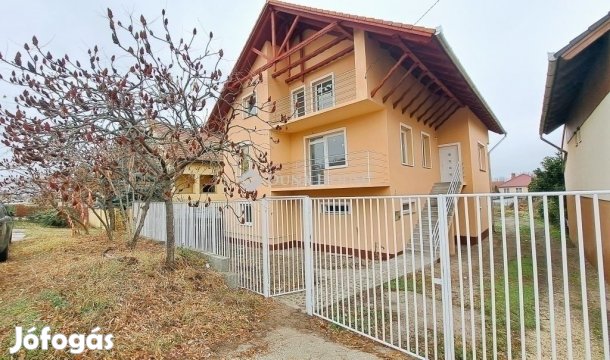 315 nm-es ház eladó Tura