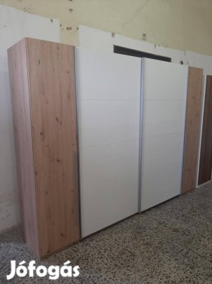 315cm széles, 235cm magas gardrób szekrény eladó