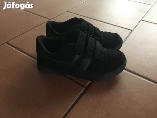 31-32 Deichmann fekete cipő!
