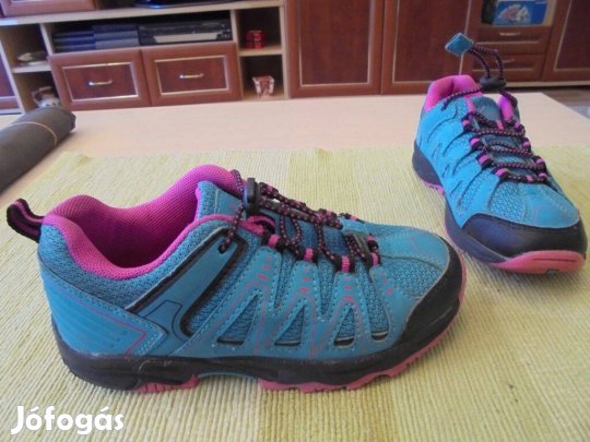 31-es Graceland összehúzható fűzős lány cipő