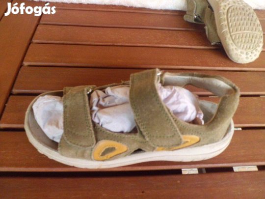 31-es Naturino kívül belül bőr 2 tépőzáras fiú szandál 31