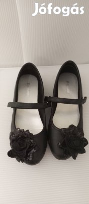 31-es alkalmi kiscipő eladó 