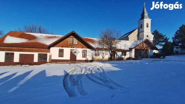 320 nm-es ház eladó Papkeszi