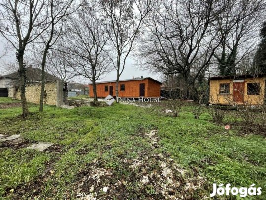 3215 nm-es telek eladó Pétfürdő