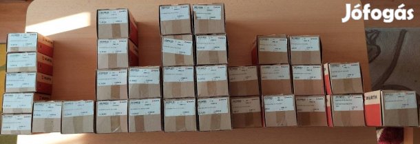 32 doboz forgácslapcsavar eladó 