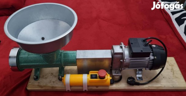 32-es Ipari húsdaráló