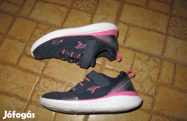 32-es Kangaroos sötétkék-pink cipő, újszerű
