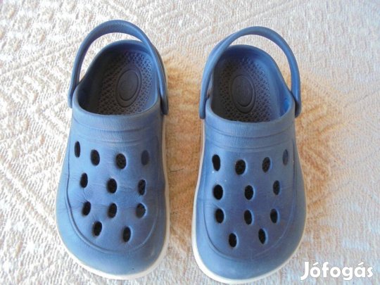 32-es Memphis fiú gumipapucs klumpa 32