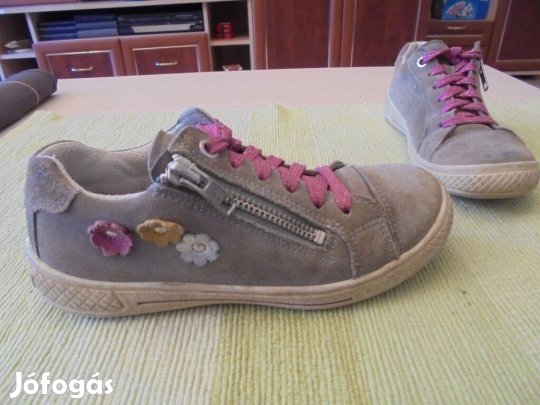 32-es Superfit cipzáros + fűzős lány bőrcipő