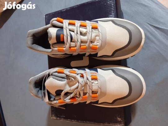 32-es Új fiú FILA cipő 