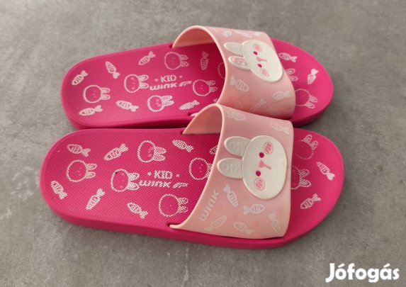 32-es (bth: 21 cm) használt állapotú papucs 