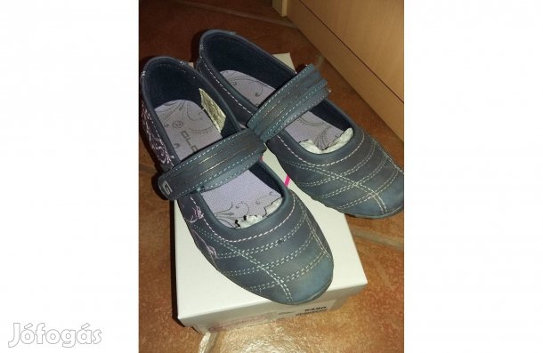 32-es cipő eladó