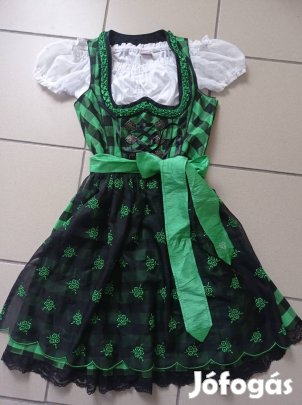 32-es dirndl ruha köténnyel 