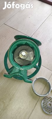 32-es húsdaráló eladó,