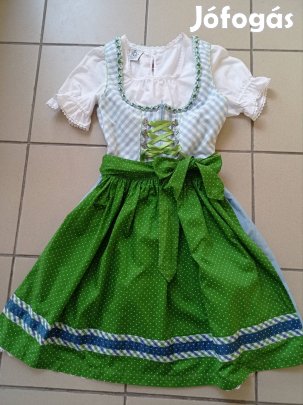 32-es lányka dirndl ruha köténnyel 