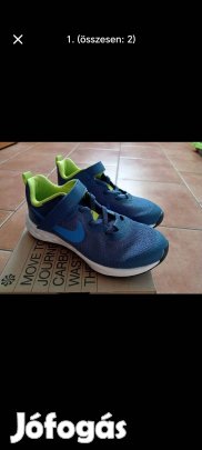 32-es új fiú  N. i. k. e  cipő 